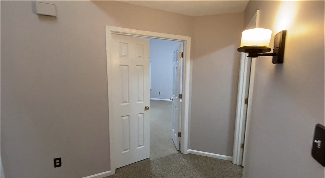 208 Lynns Way - Photo 5 of 32