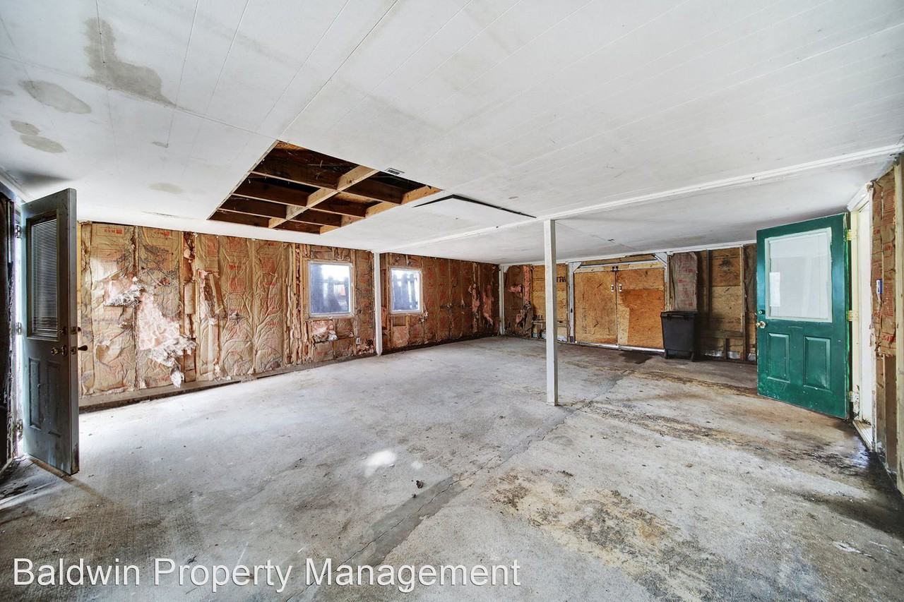 244 Salemview Rd - Photo 3 of 31