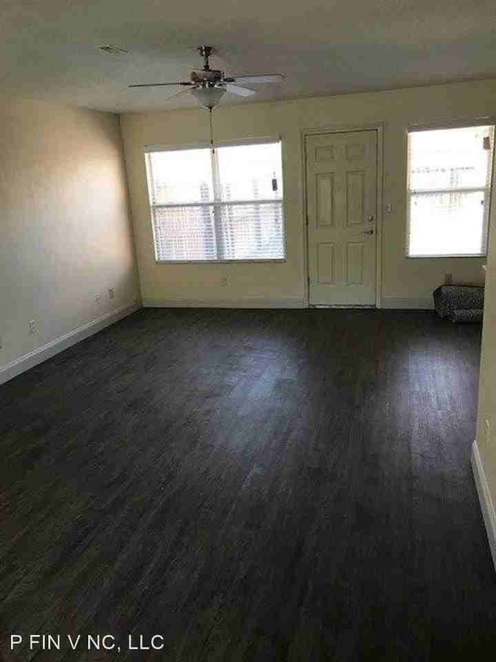 121 Viola Ct - Photo 2 of 12