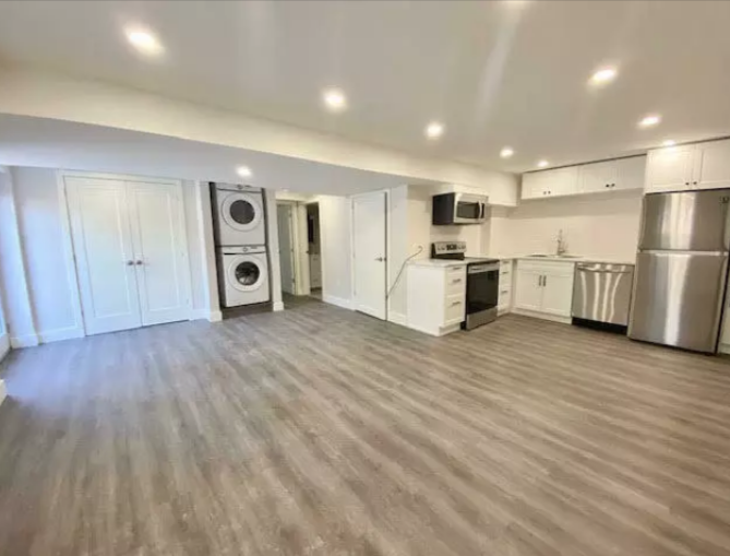 650 Victoria St - Photo 2 of 15