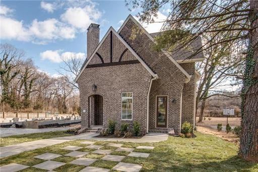 923 Gale Ln - Photo 2 of 20