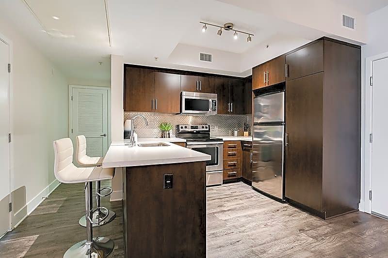 638 Landfair Ave - Photo 3 of 5