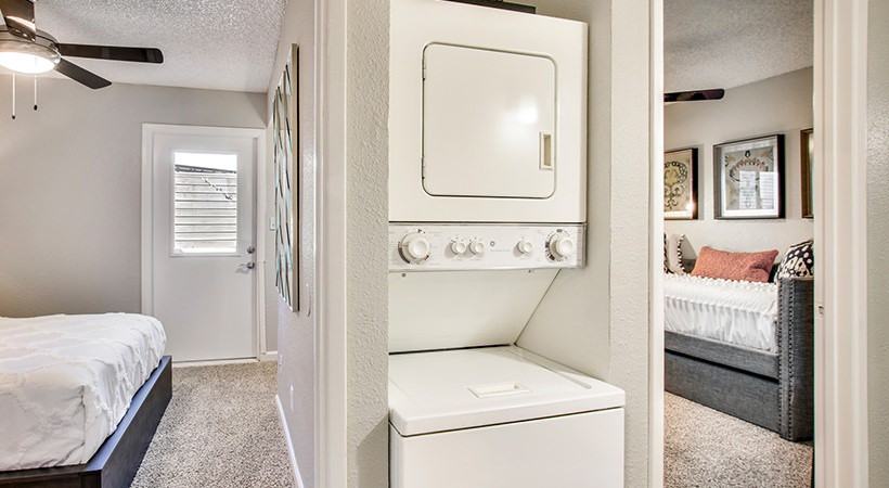 Delano Apartments - Photo 3 of 19