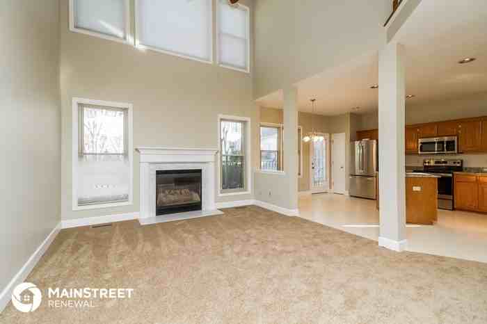 4748 Potomac Ln - Photo 3 of 16