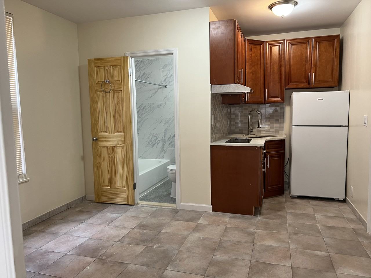 28-44 38th Street #1F - Photo 3 of 5