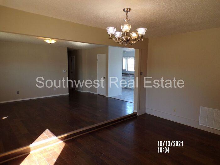 4700 Mabry Dr - Photo 3 of 18