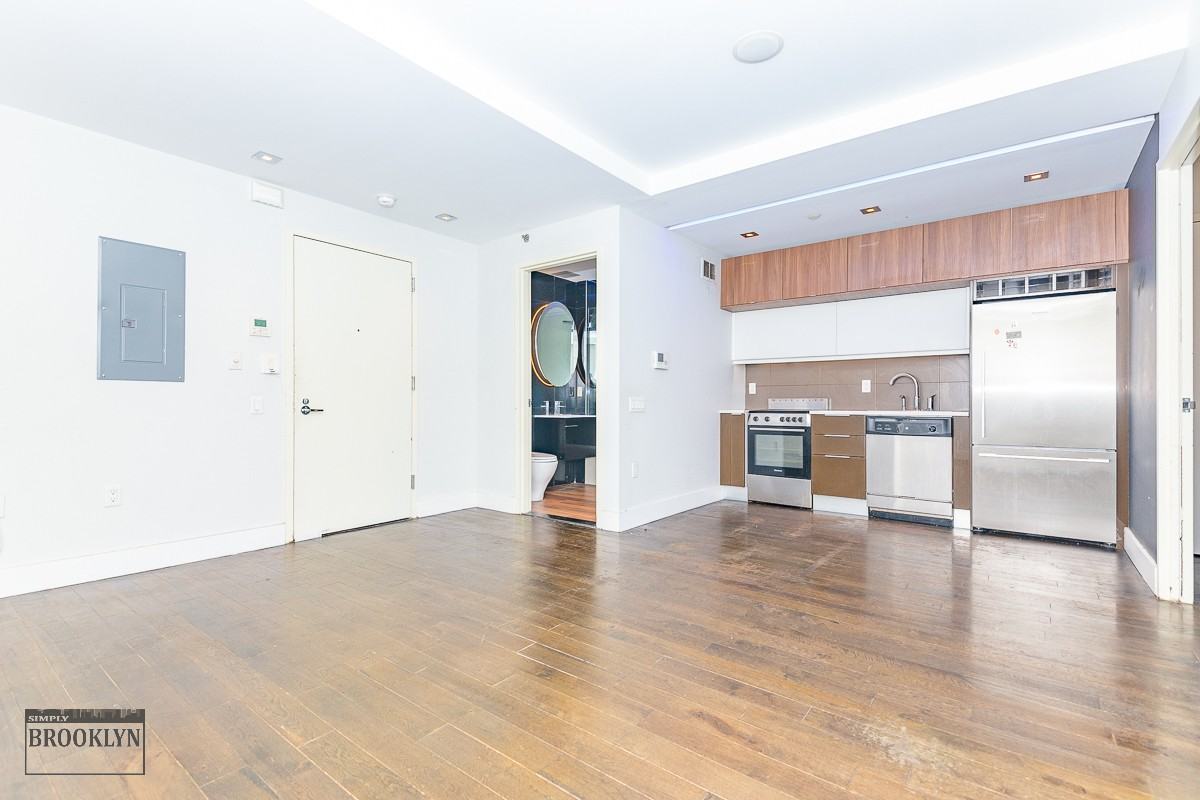 146 Meserole St #2J - Photo 3 of 8