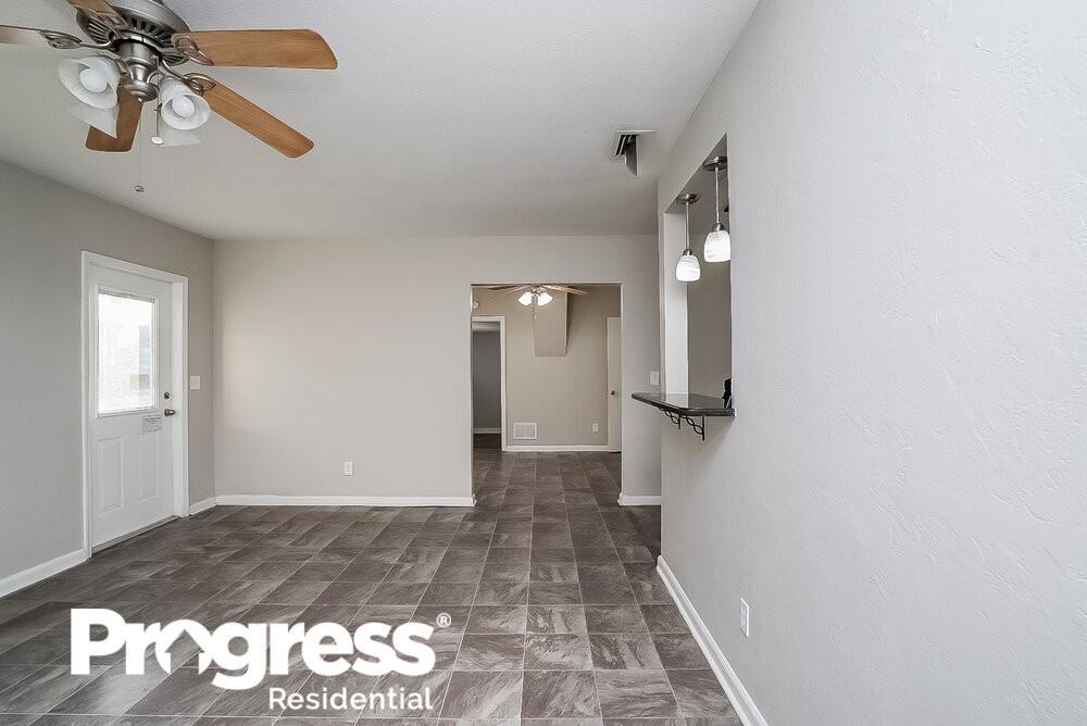 10849 60th Ave - Photo 3 of 16