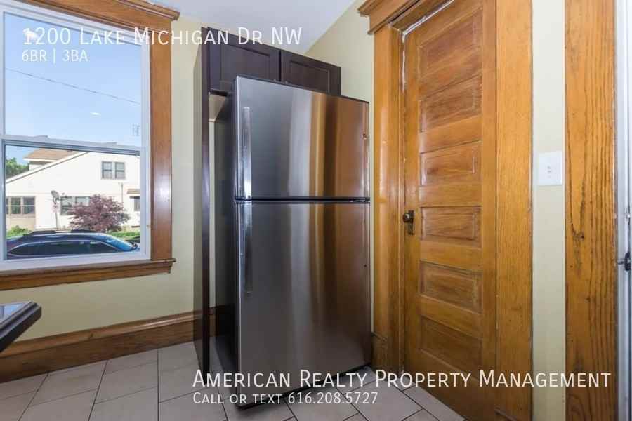 1200 Lake Michigan Dr Nw - Photo 5 of 22