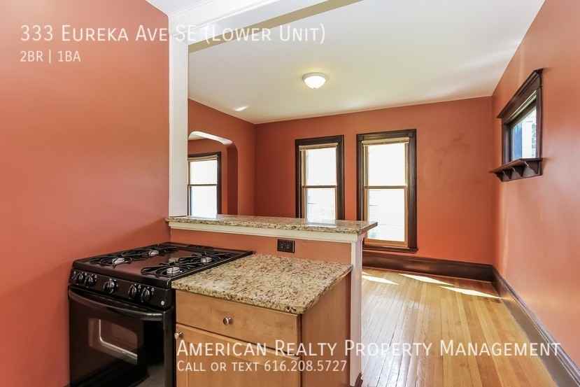 333 Eureka Ave Se - Photo 4 of 15