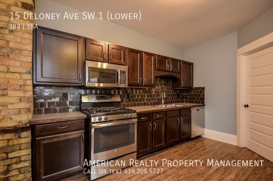 15 Deloney Ave Sw - Photo 3 of 13