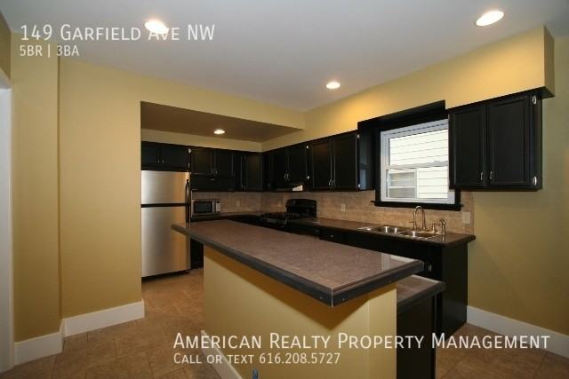 149 Garfield Ave Nw - Photo 2 of 15