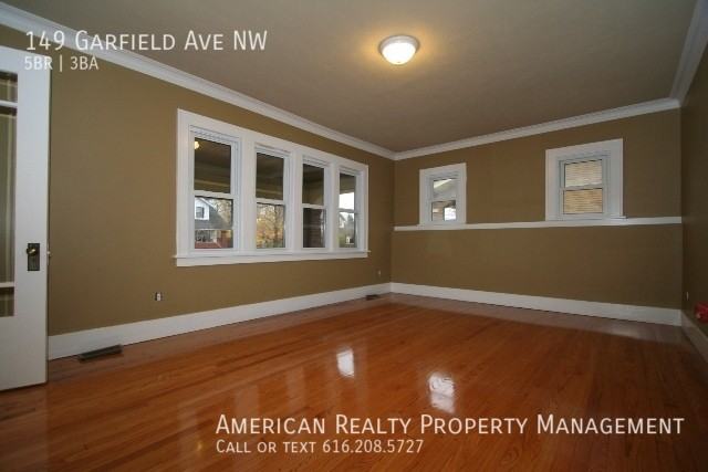 149 Garfield Ave Nw - Photo 4 of 15