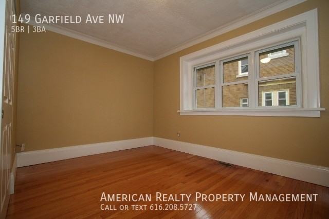 149 Garfield Ave Nw - Photo 5 of 15