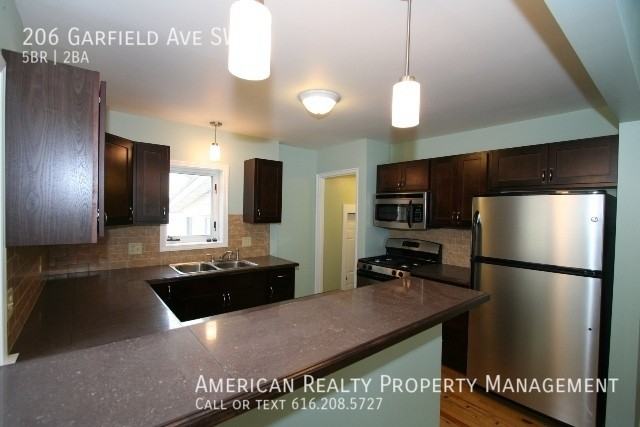 206 Garfield Ave Sw - Photo 2 of 17