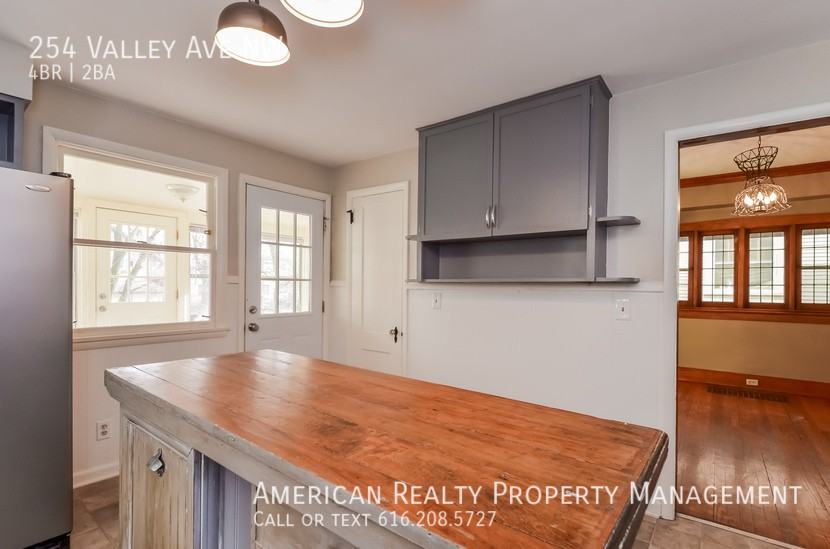 254 Valley Ave Nw - Photo 5 of 20