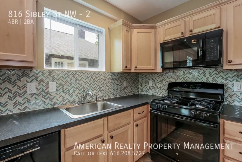 816 Sibley St Nw #2 - Photo 2 of 15