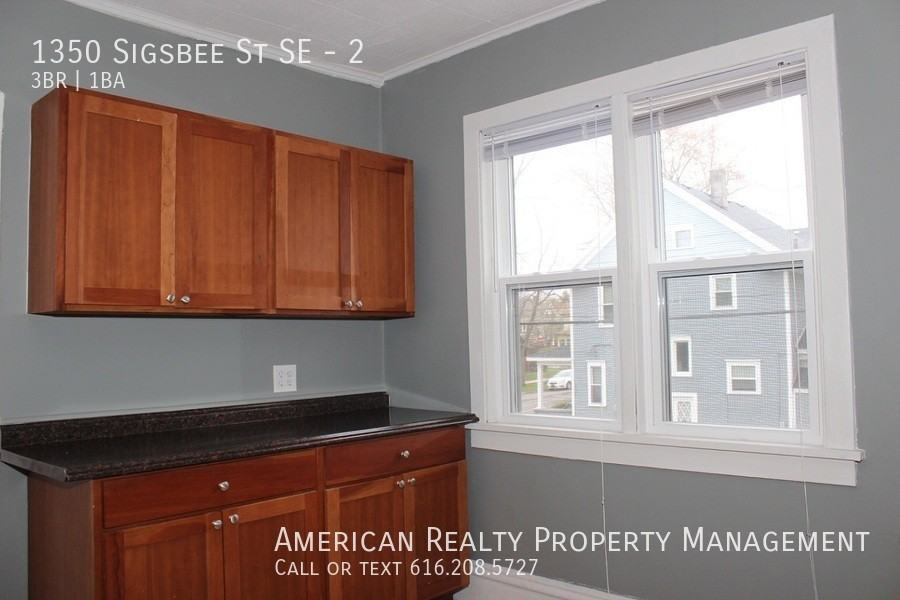 1350 Sigsbee St Se #2 - Photo 2 of 12