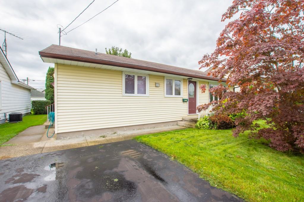 327 Dufferin Street Apartments 327 Dufferin St, Fort Erie, ON L2A 2T8