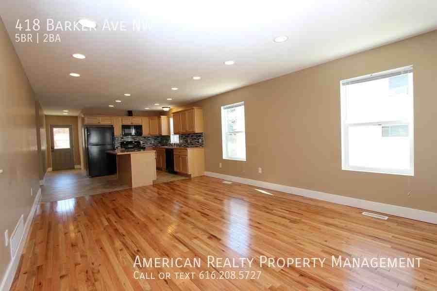 418 Barker Ave Nw - Photo 4 of 15