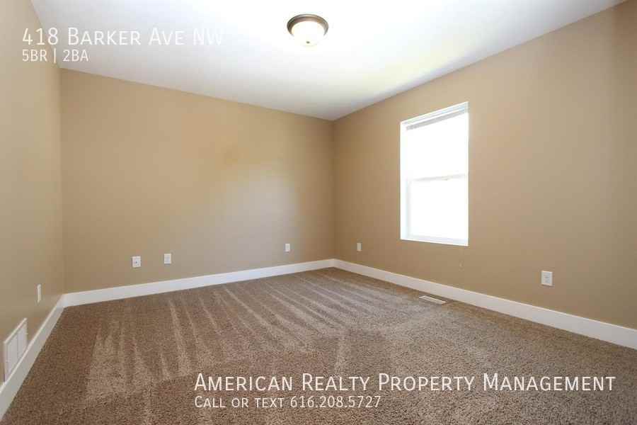 418 Barker Ave Nw - Photo 6 of 15