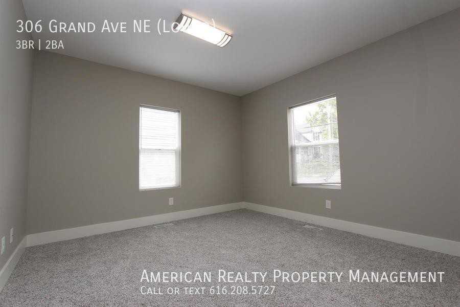 306 Grand Ave Ne - Photo 6 of 14