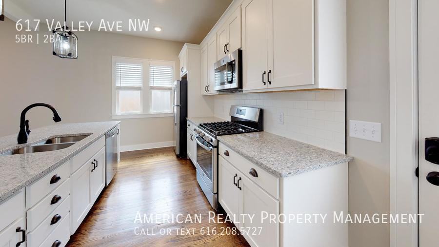 617 Valley Ave Nw - Photo 2 of 18
