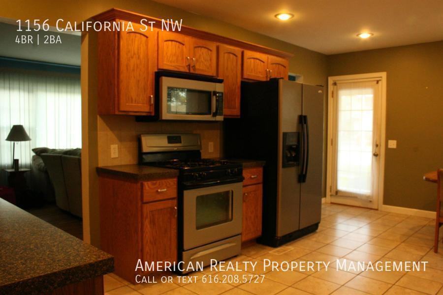 1156 California St Nw - Photo 2 of 17