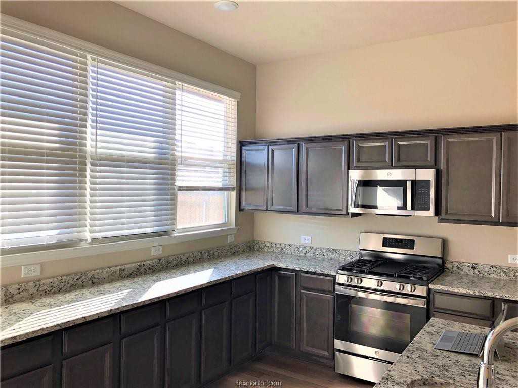 15011 Indian Creek Ln - Photo 3 of 15