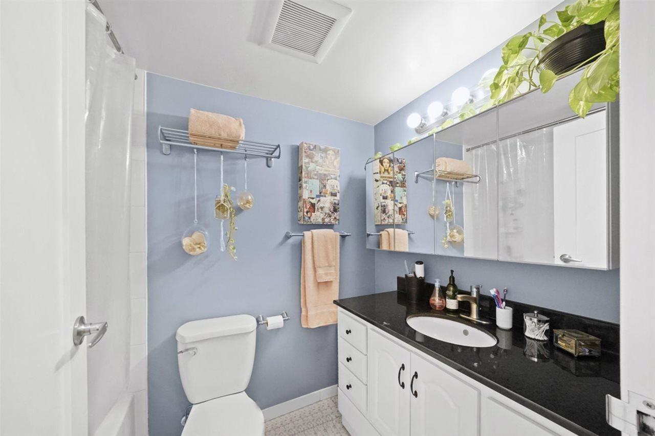 2033 Triumph St #109 - Photo 3 of 14