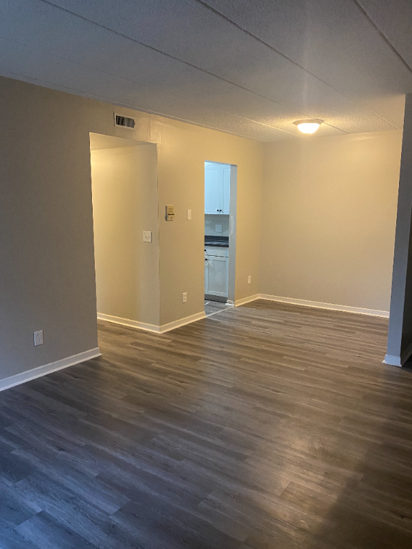 2905 Queen City Ave #4 - Photo 3 of 4