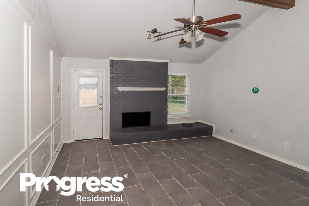 3108 Green Ridge St - Photo 3 of 16