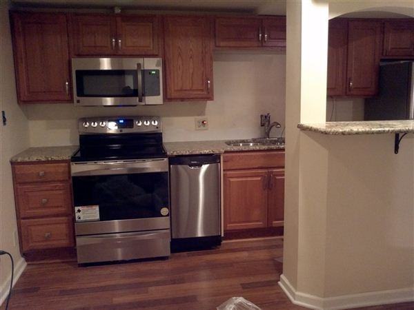 112 W Summit St - Photo 2 of 7