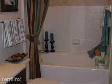 Retreat at St. Johns - Photo 3 of 9