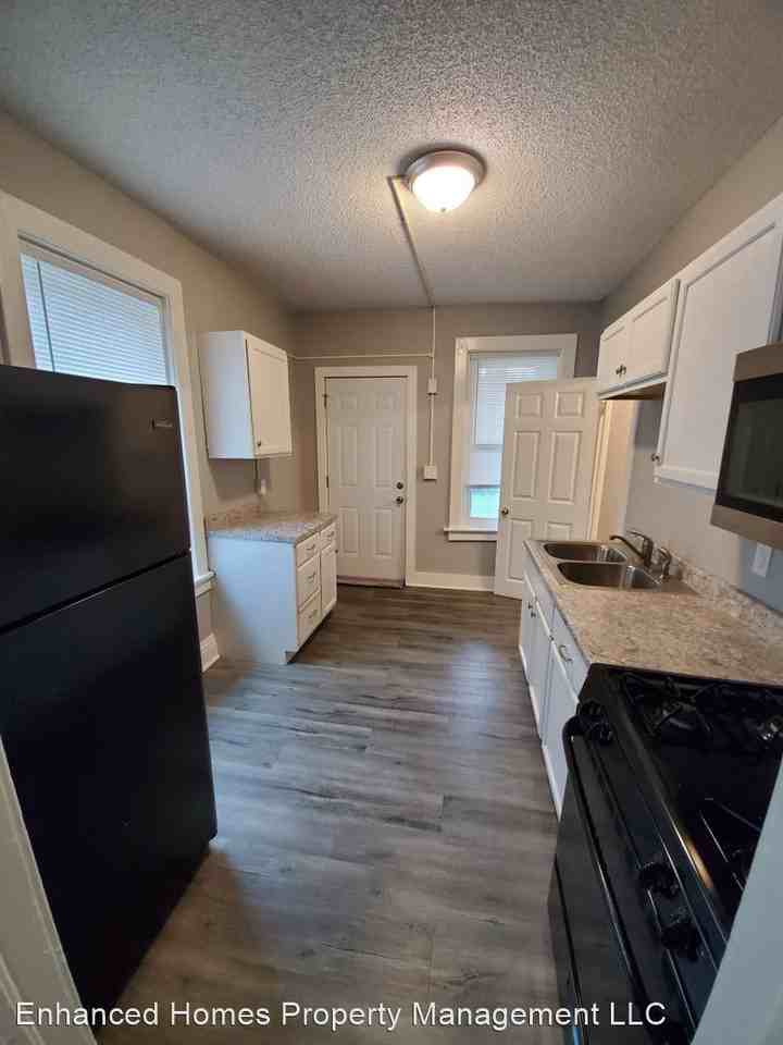 2023 W 6th St - Photo 3 of 8