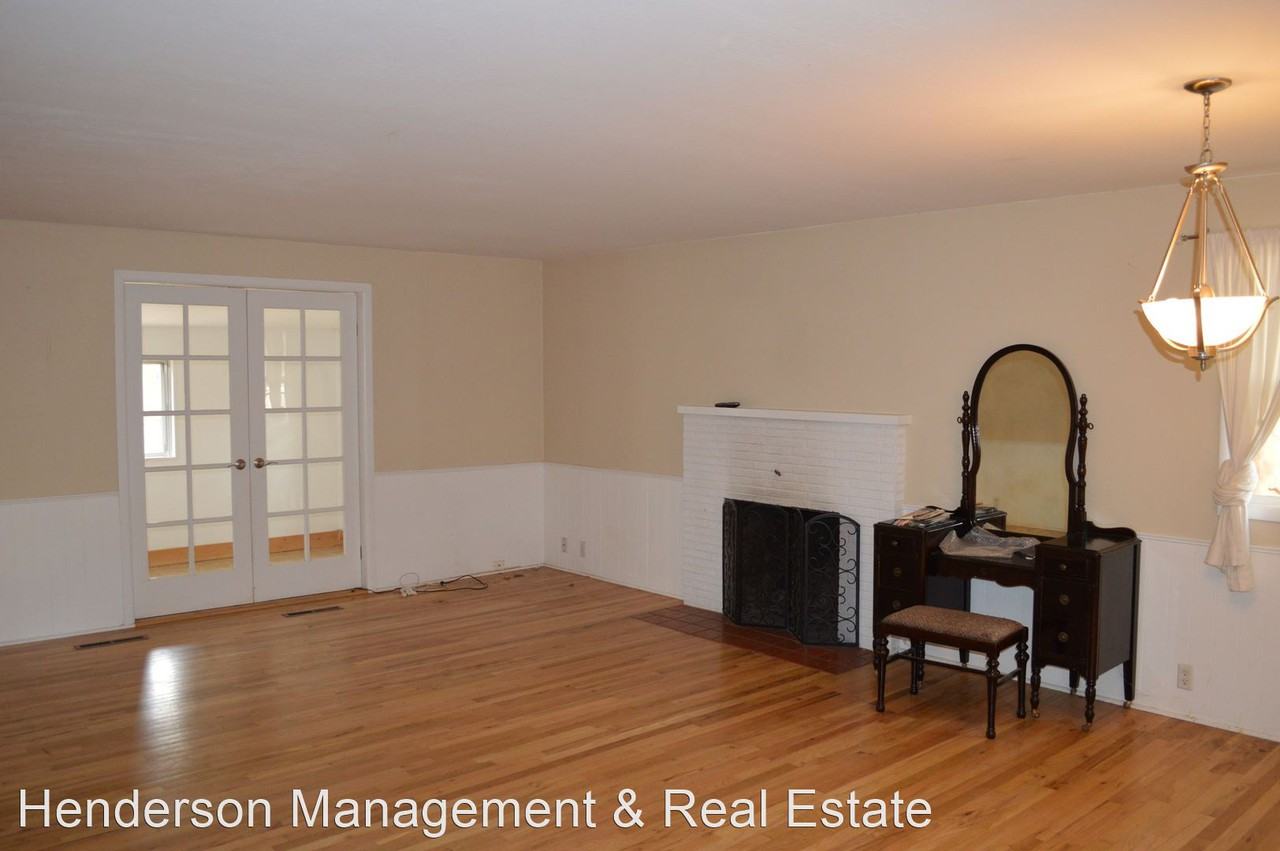 137 Yale Ave - Photo 3 of 24