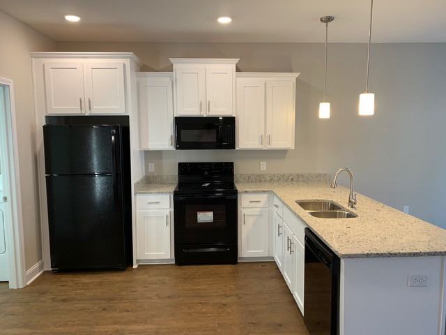 121 Highlands Crossing Blvd