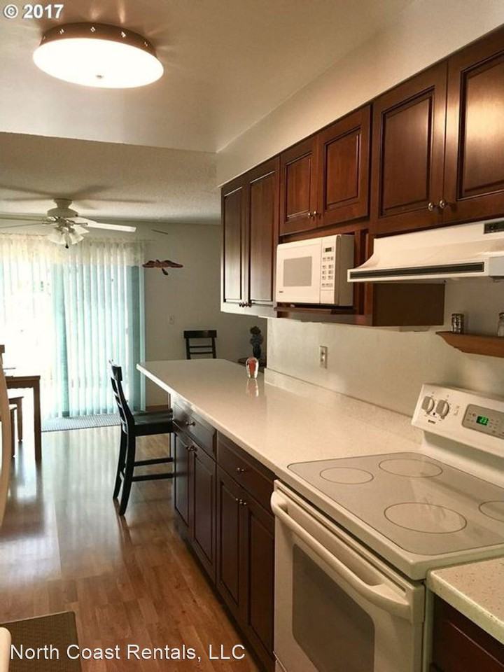 347 Elk Run Ave - Photo 2 of 29