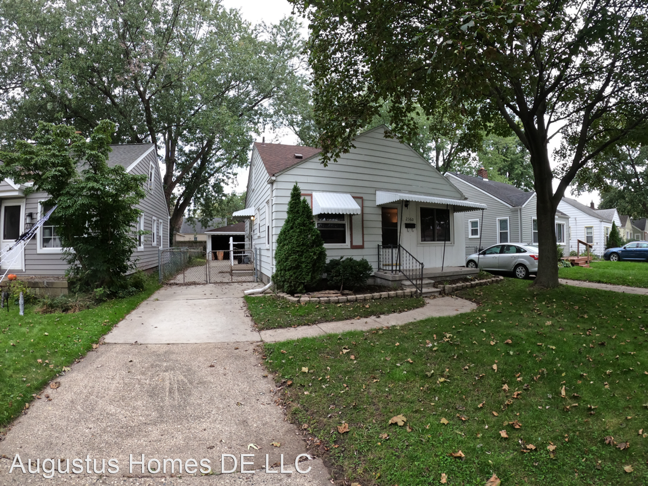 2360 Mapledale St - Photo 2 of 20