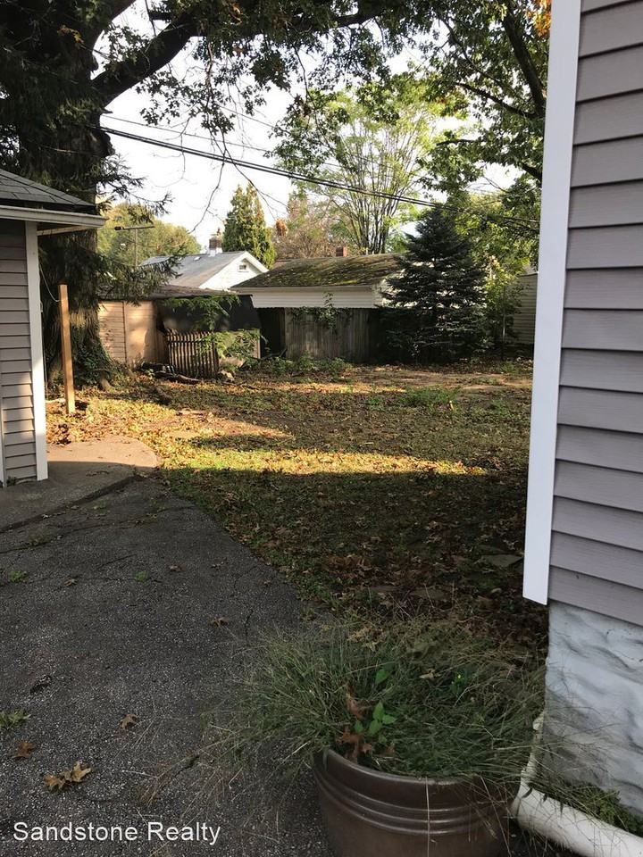 2004-2006 Mayview Ave - Photo 3 of 15