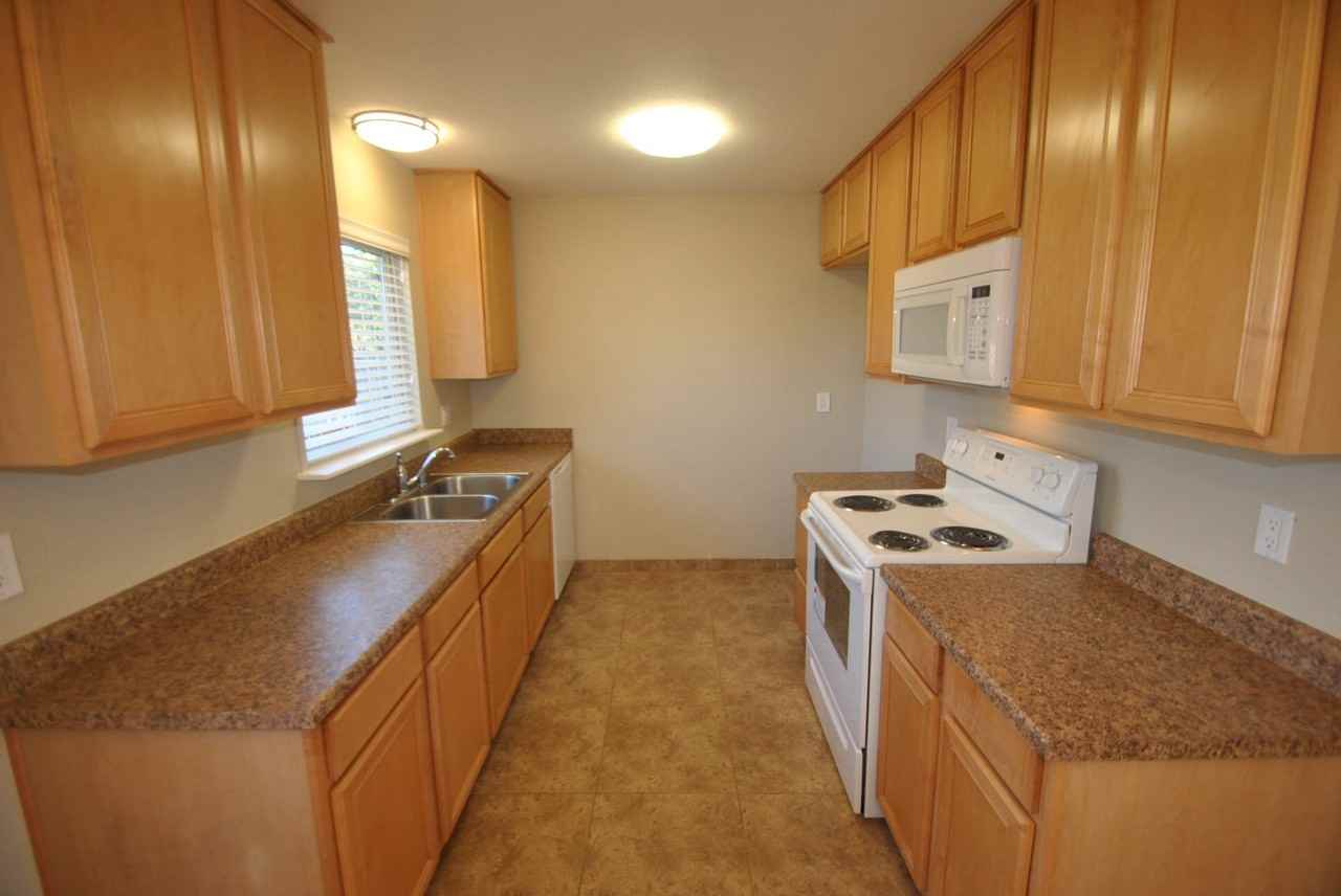 2728 Norcross Dr - Photo 3 of 9