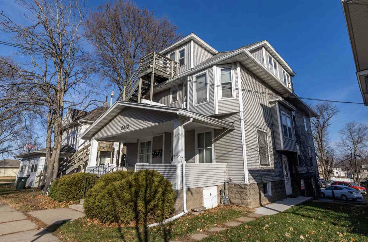 2412 Olive St - Photo 2 of 4