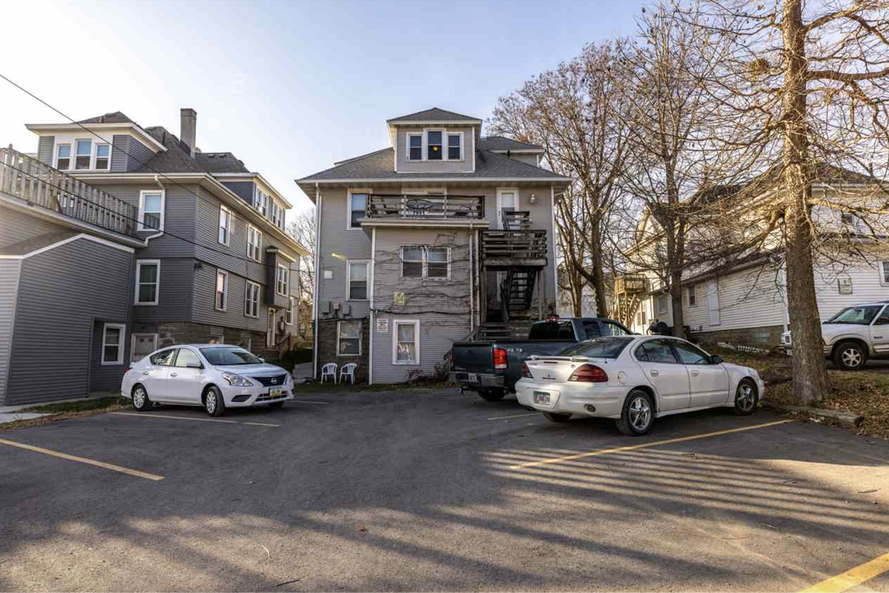 2412 Olive St - Photo 3 of 4