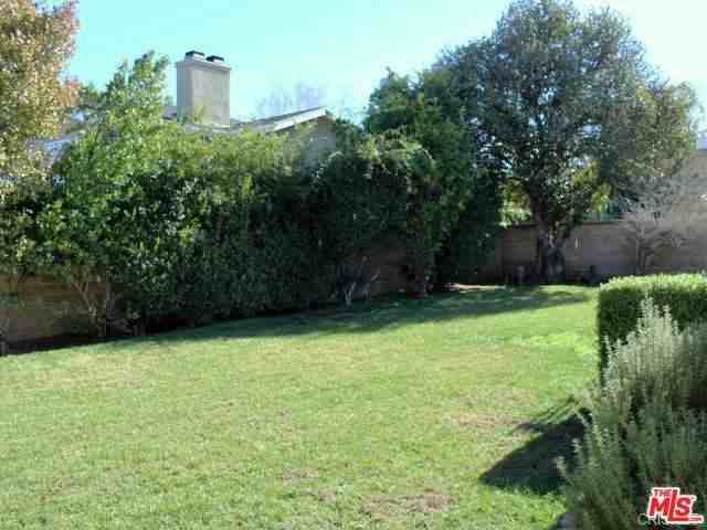 25630 Estoril St - Photo 3 of 18