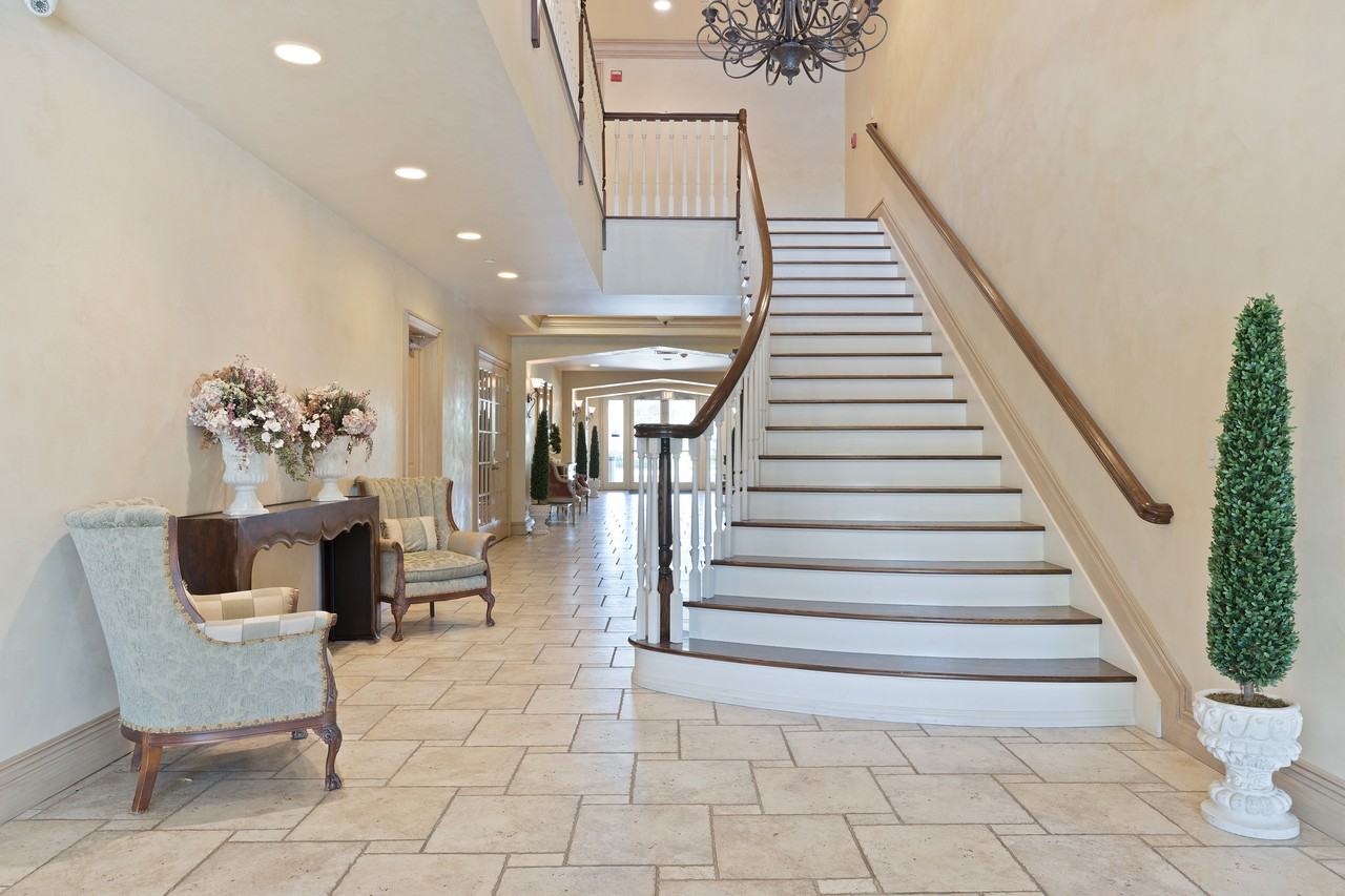 93 Walden Court - Photo 2 of 7