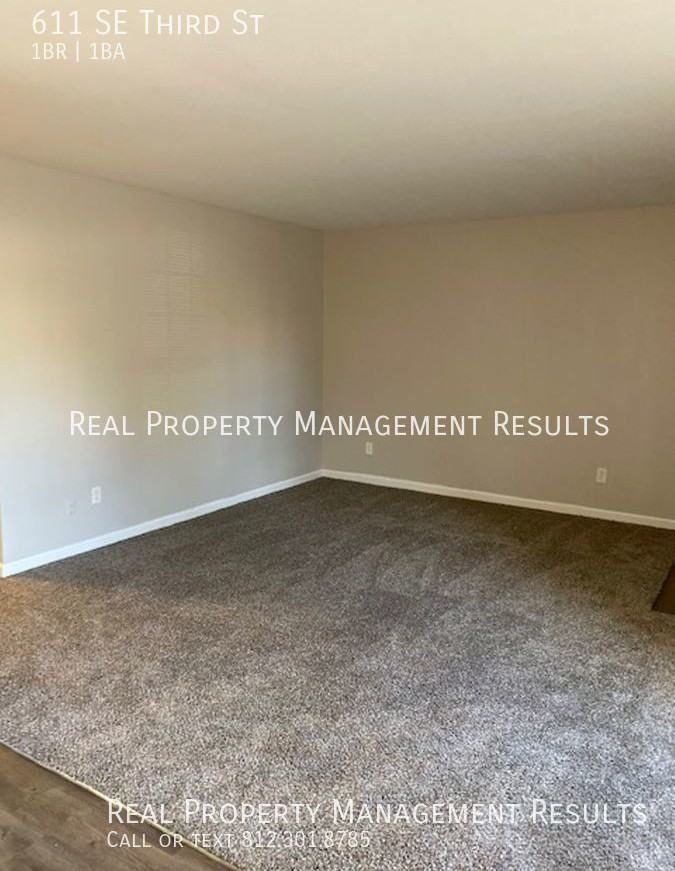611 Se 3rd St - Photo 2 of 13