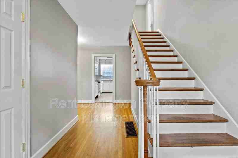 321 Taylor Dr - Photo 3 of 28