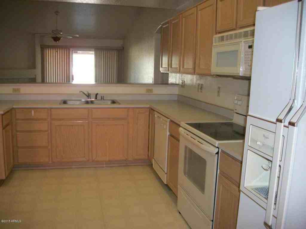 10834 W Mohawk Ln - Photo 2 of 16