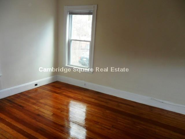 73 Linden Ave 1 - Photo 3 of 8