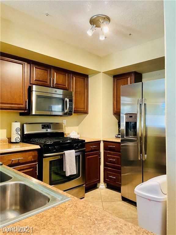 2251 Wigwam Pkwy #825